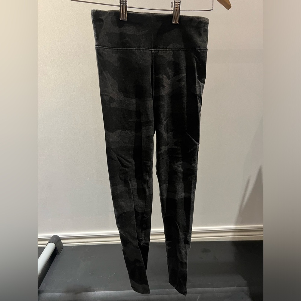 Aritzia - TNA Leggings